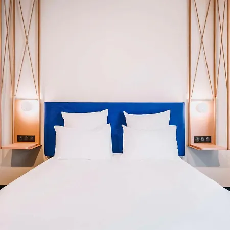 Hotel Mercure Centre Port 4*