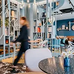 Mercure Centre Port Hotel 4*