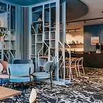 Mercure Centre Port 4*