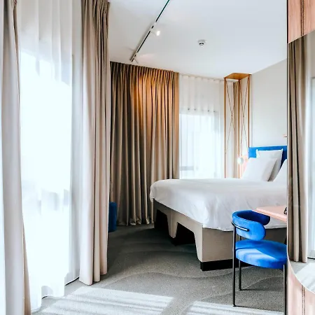 Mercure Centre Port Hotel