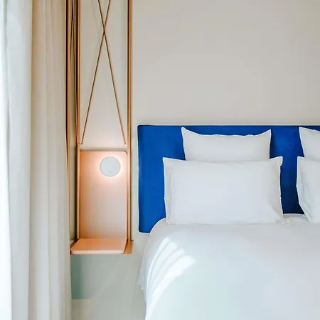 Mercure Centre Port Hotel 4*