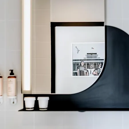 Mercure Centre Port 4*