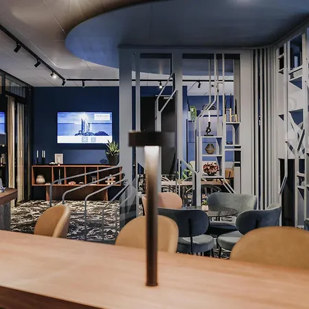 酒店 Mercure Centre Port 4*