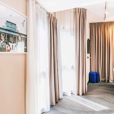 酒店 Mercure Centre Port 4*