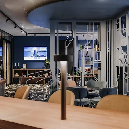 Mercure Centre Port Hotel 4*