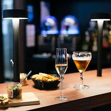 Mercure Centre Port Hotel 4*
