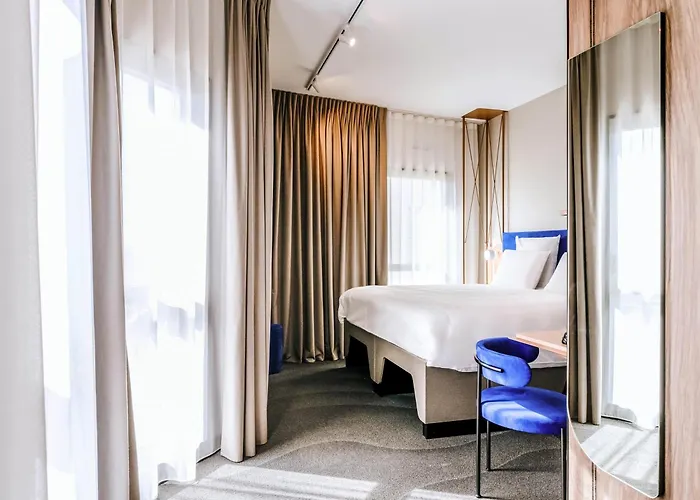 Mercure Centre Port Hotel